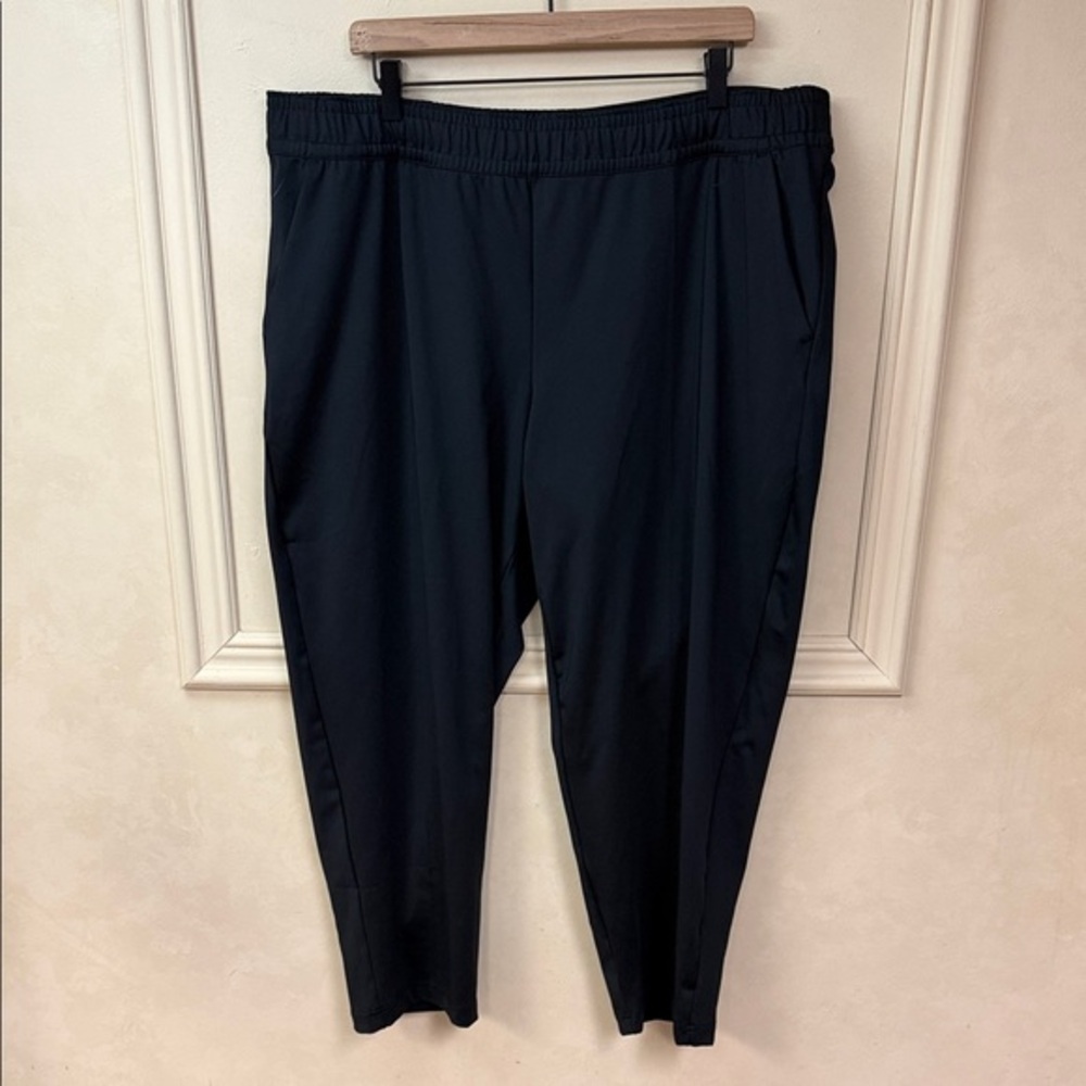 New! Columbia Black Capri Pants